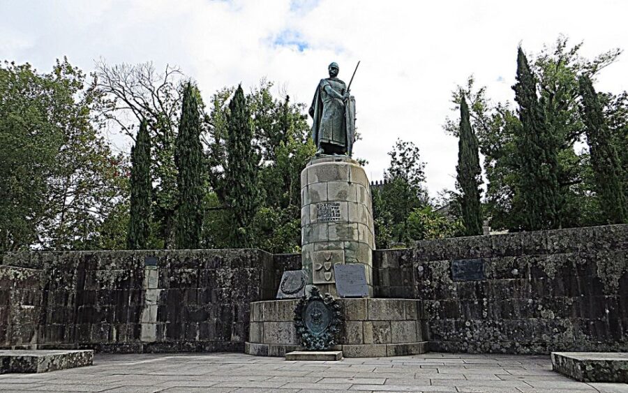 Private Tour From Porto: Guimarães and Braga with Lunch - The Starting Point: Convenient Hotel Pickup in Porto