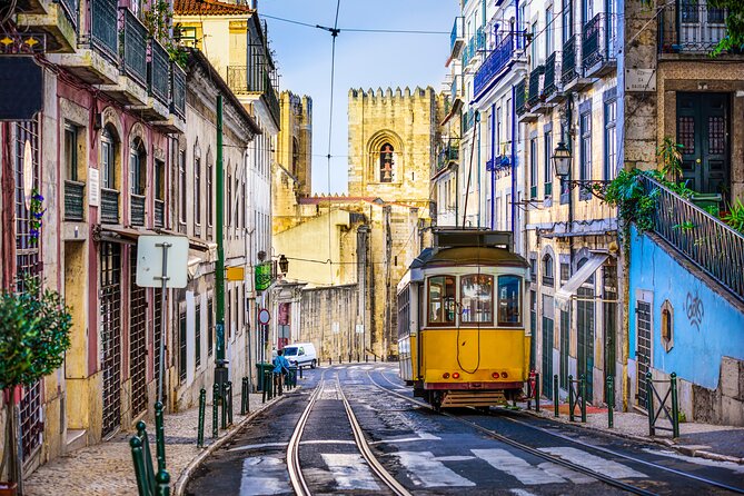 Private tour Lisbon and Sintra - Exploring Pena Palace and Sintra Village