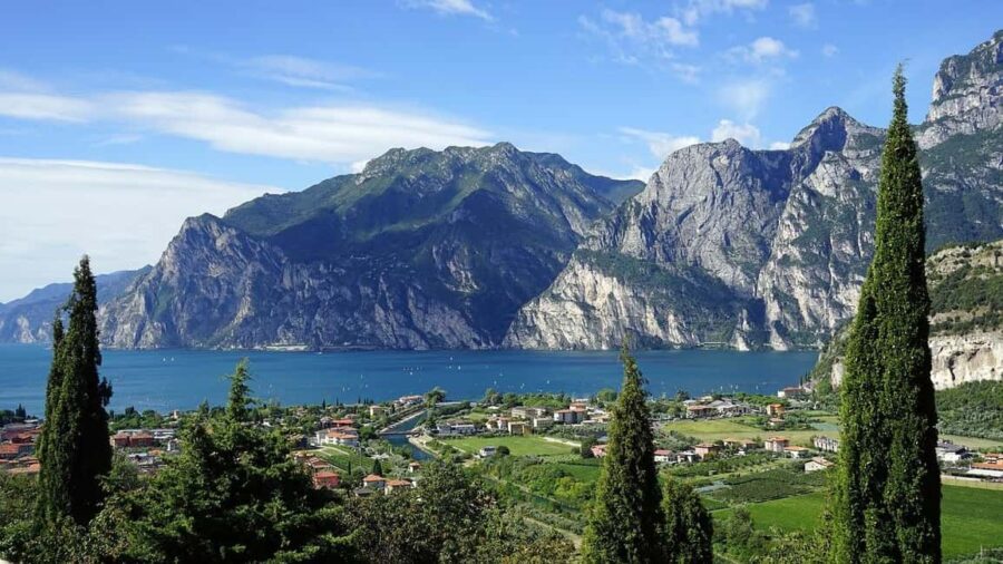 Private Tour: Milan Lake Garda with Wine Tasting - Comfortable Pickup and Transportation in Milan