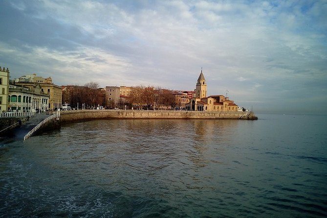 Private Tour of Gijon City and Villaviciosa - Walking Through the Palacio de Revillagigedo and Roman Walls