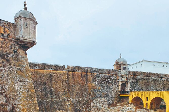 Private Tour of Nazareth - Peniche - Óbidos - Exploring Nazaré’s Iconic Lighthouse and Clifftop Views