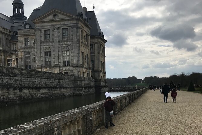 Private tour of the Great Christmas of Vaux le Vicomte and Fontainebleau - Dining and Leisure in Fontainebleau