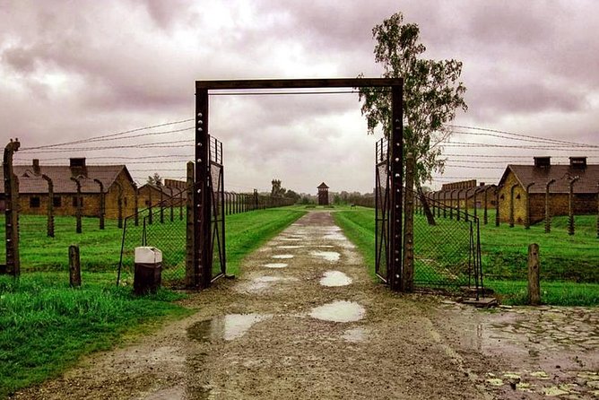 Private Tour to Auschwitz & Birkenau from Katowice - Visiting Auschwitz II Birkenau: The Largest Nazi Extermination Camp