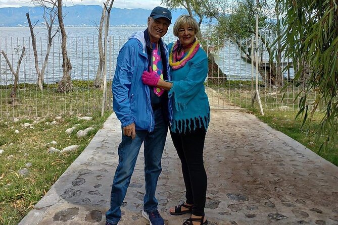 Private Tour to Finca Estramancia Vineyard and the Chapala Riviera - Lakeside Dining at Tollan Piedra Barrenada