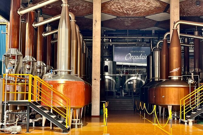 Private Tour to Tequila Distillery and Cantaritos and Celebration - Breakfast Among Mountains at Carnitas Mexicanas La Fuente