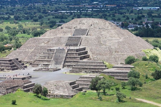 Private Tour to the Pyramids of Teotihuacán from CDMX from 1 to 4 people - Departure from Mexico City in a Private Luxury Vehicle