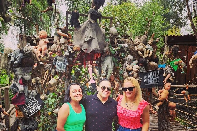 Private tour to the spooky Island of the Dolls in Xochimilco - Scenic Travesía in Xochimilco’s Traditional Trajinera Boats