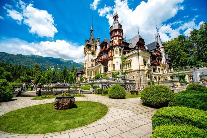 Private Tour: Transylvanian Castles and Brasov's Medieval Old Town - Visiting Bran Castle, Dracula’s Legendary Fortress