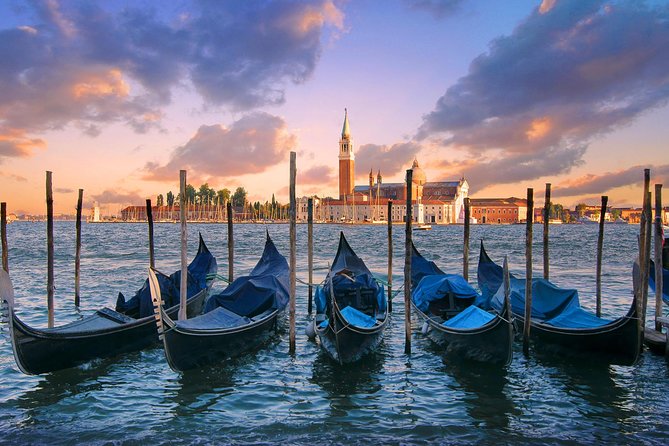 Private Tour: Venice Gondola Ride with Serenade - Navigating the Grand Canal and Its Famous Landmarks