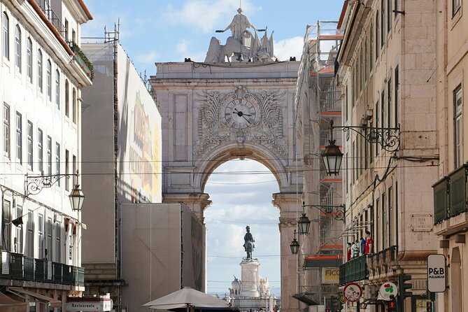 Private tour with private driver - Customizable tour - Starting the Day with Pastéis de Belém