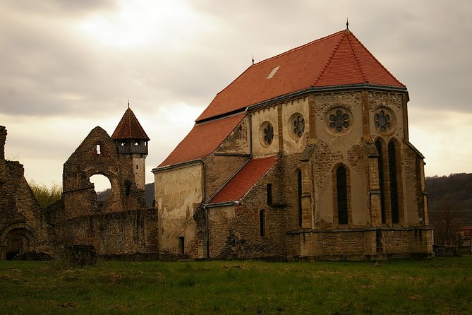 Private Transfagarasan&Balea Lake - Visiting the Cistercian Abbey of Carta