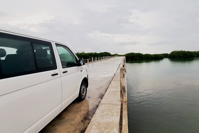 Private Transfer-Cancun Airport-Playa del Carmen One Way - Meeting Point and Pickup Experience at Cancun Airport