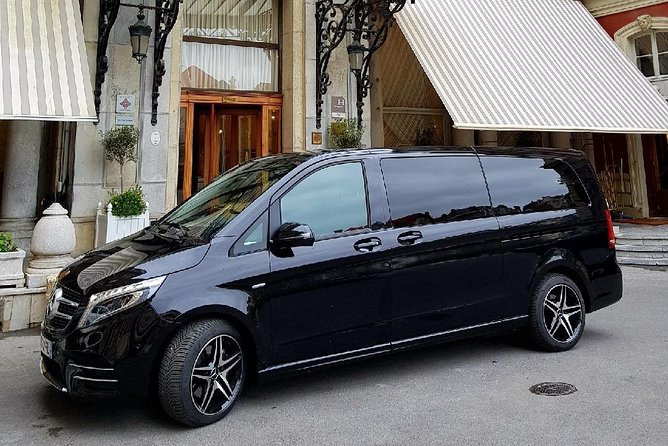 Private transfer from Biarritz BIQ airport to San Sebastian - Flexibility with Cancellation and Booking