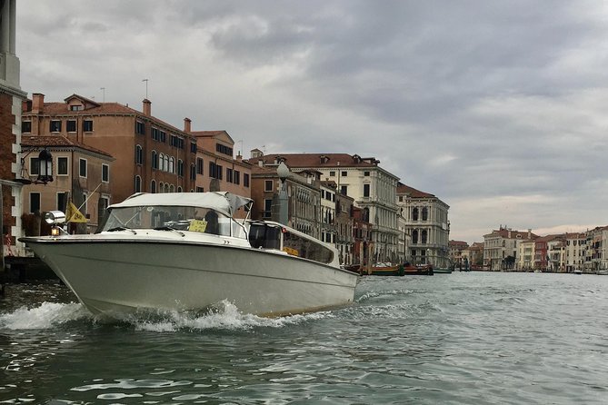 Private transfer from hotel in Venice To VCE airport - From Hotel or Pier in Venice to Piazzale Roma by Water Taxi