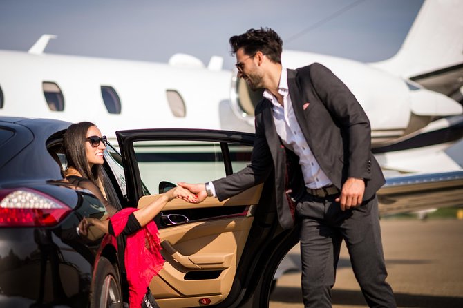 Private Transfer from Napa to SFO - Efficient and Private Napa to SFO Airport Transfer at $360 per Group