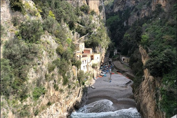 Private Transfer from Naples to Positano or viceversa including 2 hrs stop in Pompeii - Convenient Pickup and Drop-Off in Naples and Positano