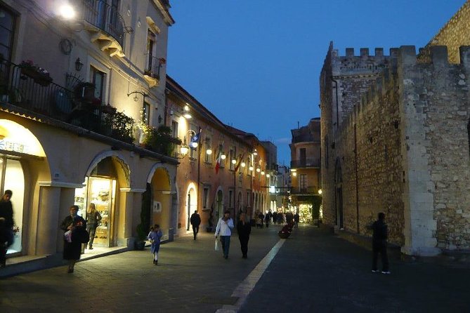 Private transfer from Palermo city to Taormina or vice versa - Convenient Door-to-Door Pickup in Palermo