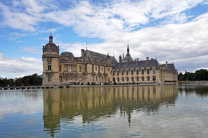 Private transfer from Paris to Chantilly or Chateau de Montvillargenne - What’s Included in Your Private Transfer