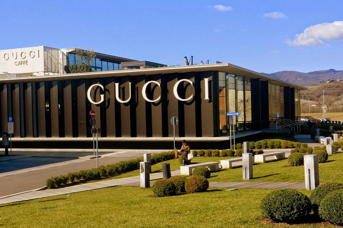 Private Transfer from Rome to Florence with 3 hours stop in The Mall Lux Outlet - Convenient and Personalized Transportation from Rome