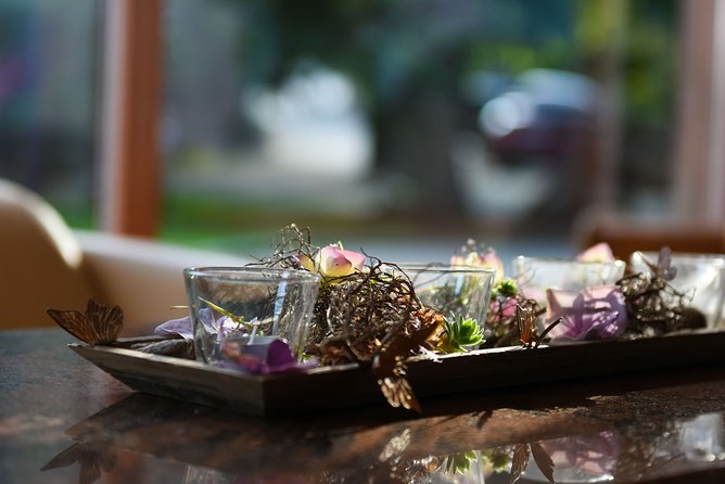 Private transfer from Zurich City to Zurich Airport - Customizable Luggage and Special Items