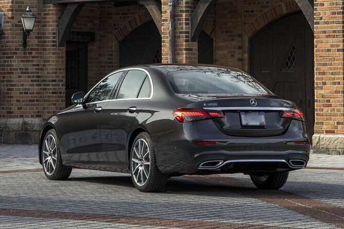 Private Transfer London City to London City Airport LCY by Sedan - Starting Point: Convenient Hotel or Residence Pickup in London