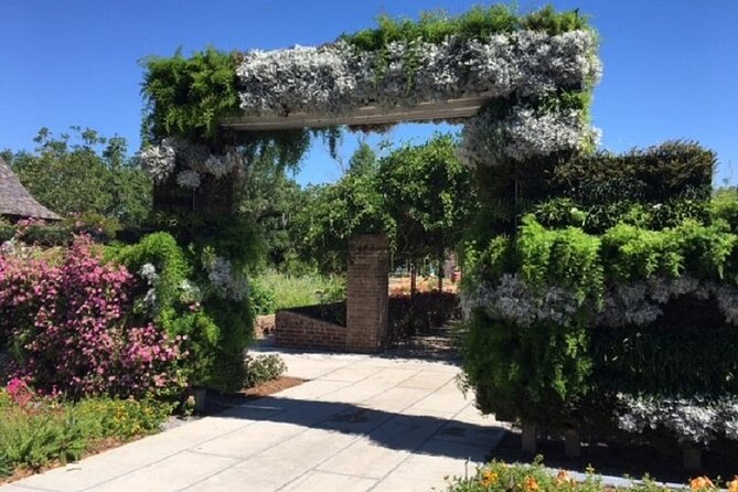 Private Transfer: Louis Armstrong Airport MSY to New Orleans in Luxury SUV - Luxury Vehicles Used for the Transfer