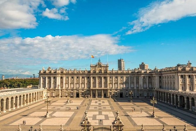 Private Transfer: Madrid Airport MAD to Madrid in Luxury Van - Convenient Pickup at Madrid-Barajas Airport