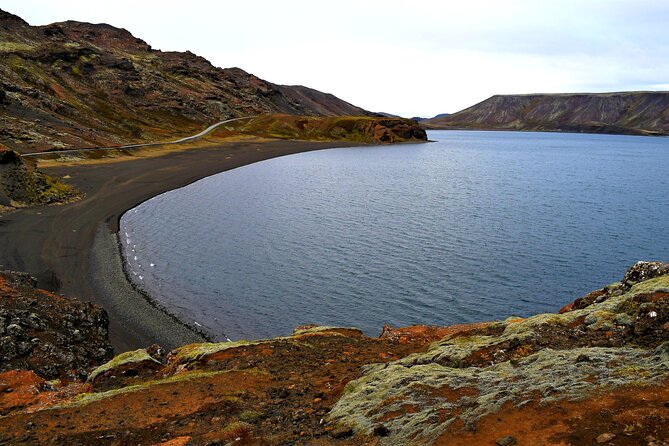 Private Transfer Reykjavik to Keflavik Airport - Premium Amenities Included in Your Transfer