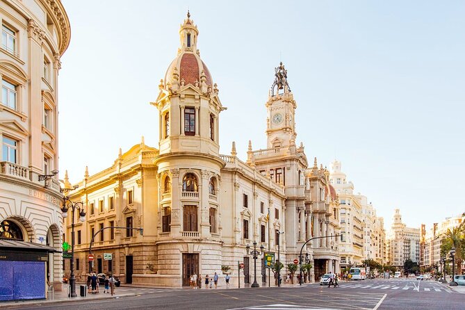 Private Transfer: Valencia Airport VLC to Valencia in Luxury Van - 60 Minutes of Free Waiting with Flight Tracking