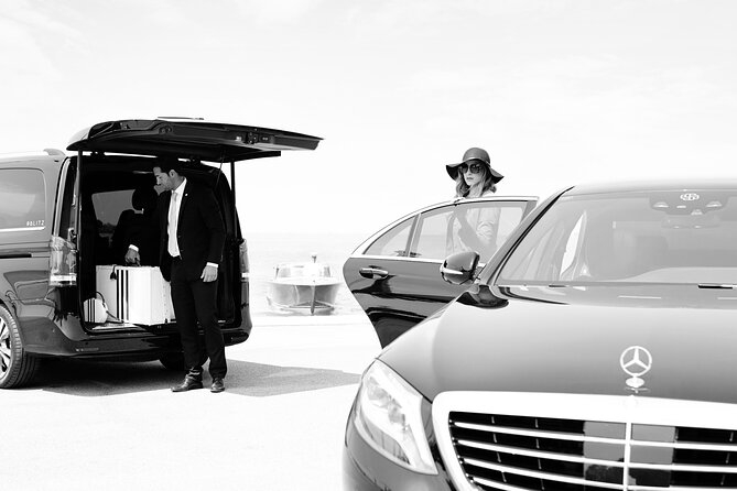 Private Transfer with deluxe boat from Venice Airport to Venice - Key Points