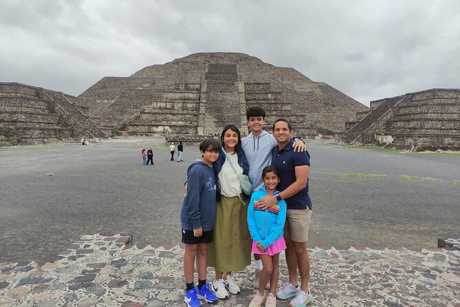 Private Transportation & Guide: Hourly service in Mexico City - The Benefits of a Fully Private Experience in Mexico City