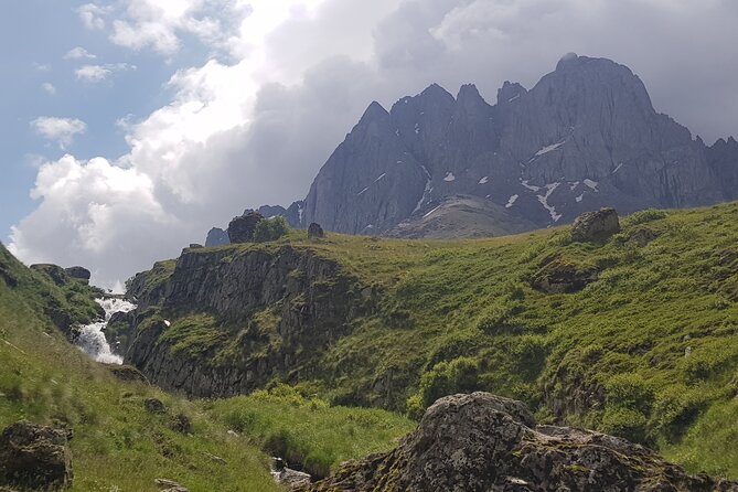 Private two days (one night) tour to Kazbegi and Juta with hikes - via Mtskheta. - Ski Equipment and Lift Access at Gudauri