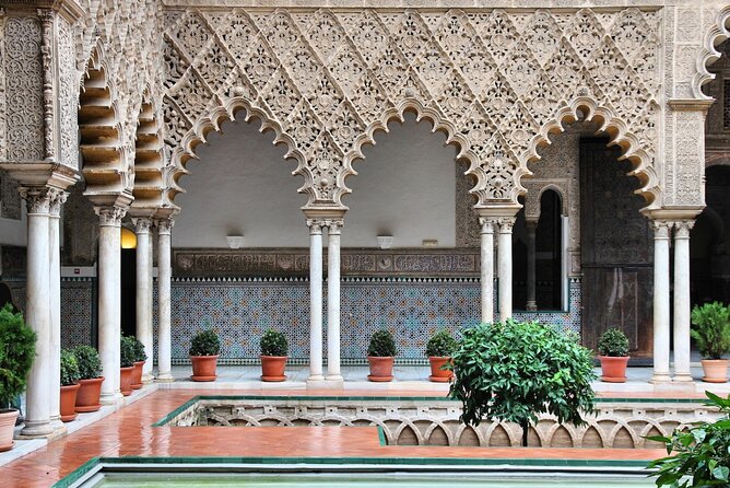 Private visit to the Real Alcazar of Seville (tickets included) - Exploring the Spectacular Rooms and Patios