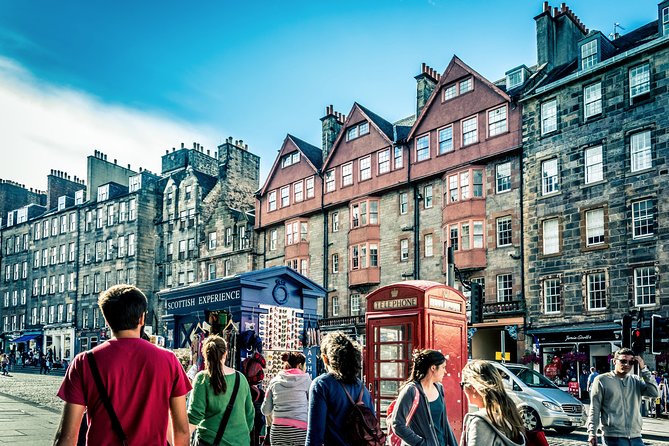 Private Walking Tour: Edinburgh Highlights, including entry to Edinburgh Castle - Edinburgh Castle: The Crown Jewel of the City