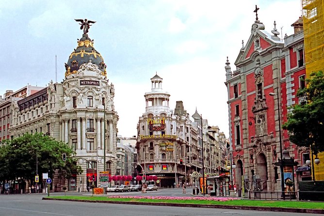 Private walking tour Madrid: Secrets and must - Exploring Madrid’s Most Important Squares: Plaza Mayor and Plaza de la Villa
