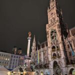 Private Walking Tour of Munich's Historic Center (in Spanish) - Admiring the Marienplatz and the Glockenspiel