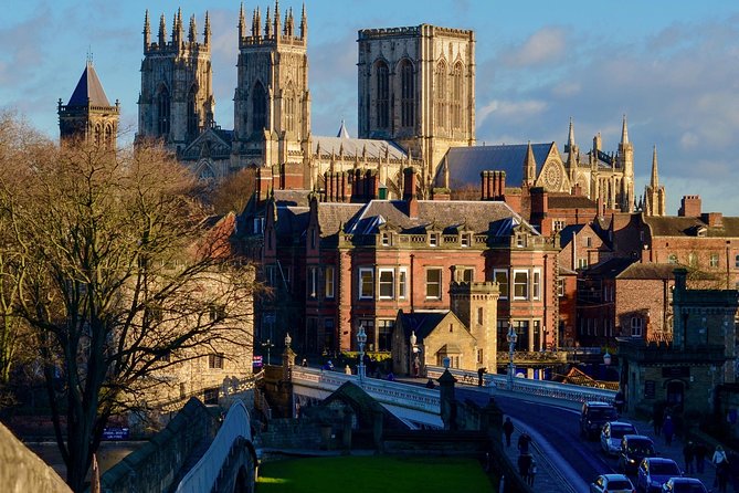 Private Walking Tour: York City Highlights and York Minster - Exploring the Museum Gardens and St Mary’s Abbey