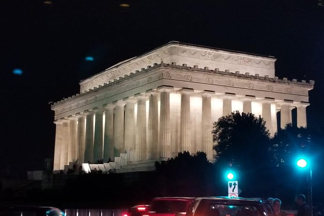 Private Washington DC Night City Tour with Stops at 6 Top Sites - Visiting the White House at Night