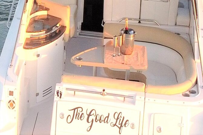 Private yacht charter for cruising & snorkeling in Cabo San Lucas - Exploring the Landmarks: From the Cabo Arch to Lover’s Beach