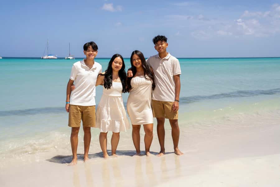 Professional Photo Shoot in Chicago - Choosing the Right Package for Your Group Size