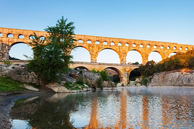 Provence Highlights Full-Day Tour from Avignon - Exploring the Roman Masterpiece: Pont du Gard