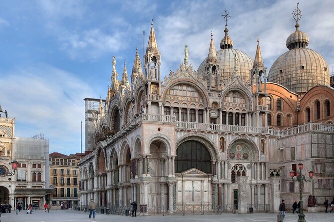 Public tour: Doge's Palace with St. Mark's Basilica & Gondolas - Starting Point and Meeting Details in Venice
