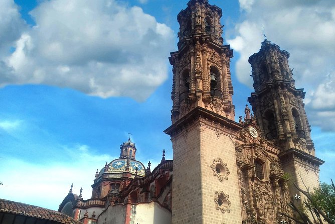 Puebla, Cholula & Tonantzintla Plus Taxco, Cuernavaca & Mine, 2 day Combo - Visiting the Santa Prisca Church in Taxco