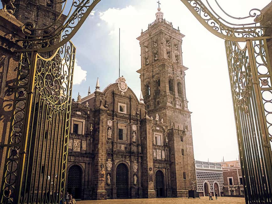 Puebla: Introductory Walking Tour with Ice Cream - Visiting the Palafox Library, the First Public Library in the Americas