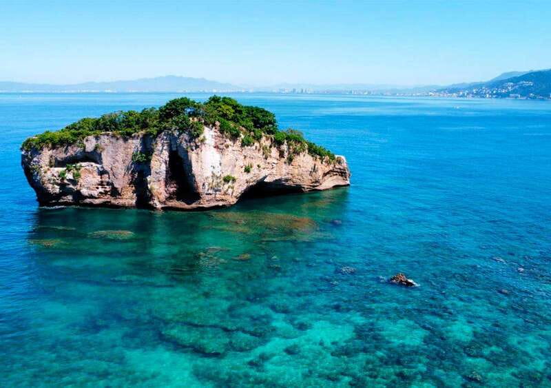 Puerto Vallarta: South Shore Sail, Snorkel and Beach - Snorkeling in a Secluded Cove