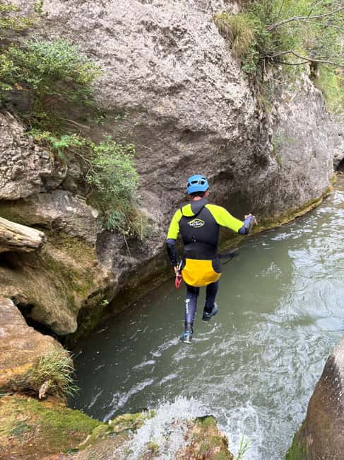Pyrenees of Lleida: Canyoning in the Bóixols Ravine - Meeting Point and How to Recognize the Guide