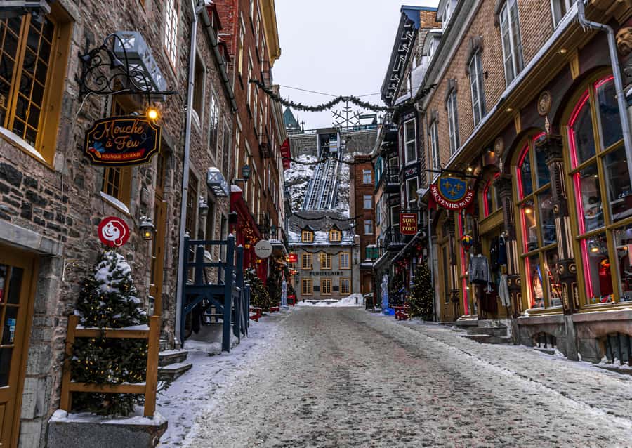 Quebec City: Winter Magic Tour - Scenic Ride on the Funicular with City Views