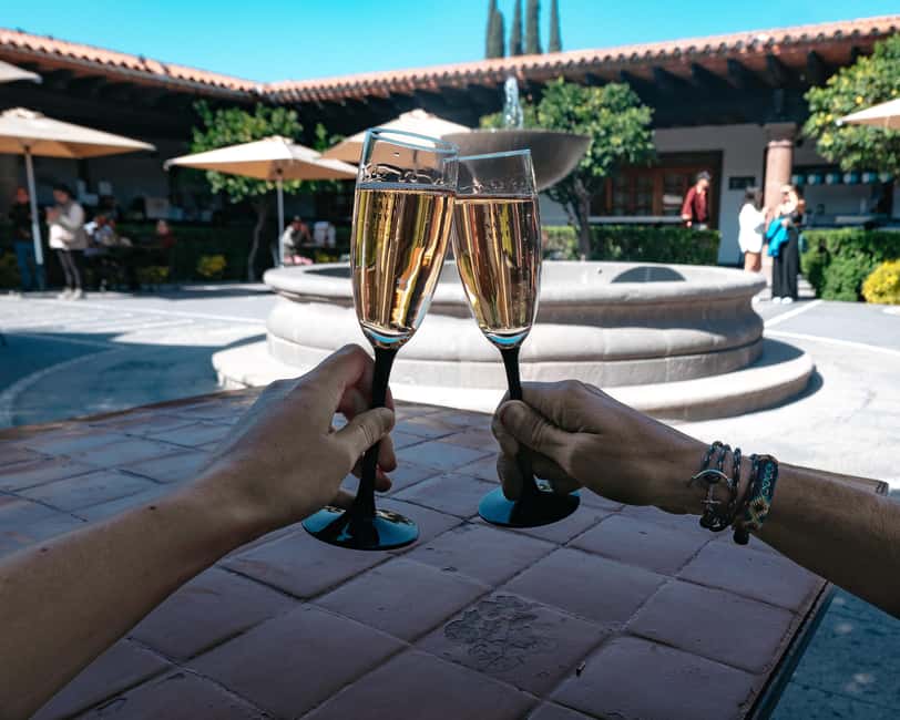 Querétaro: Art, Cheese and Wine Route - Starting Point at the Monument of the Corregidora