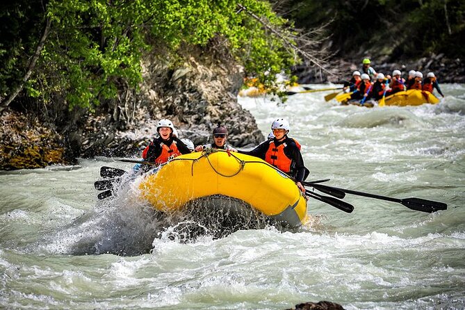 Rafting Adventure on the Kicking Horse River - All-Inclusive Amenities and Gear for a Hassle-Free Day