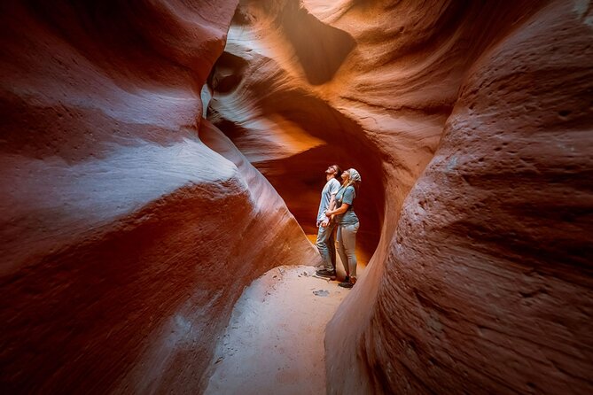 Red Rock Slot Canyon - Visiting Two Utah Slot Canyons: Elk Heart and Peek-A-Boo